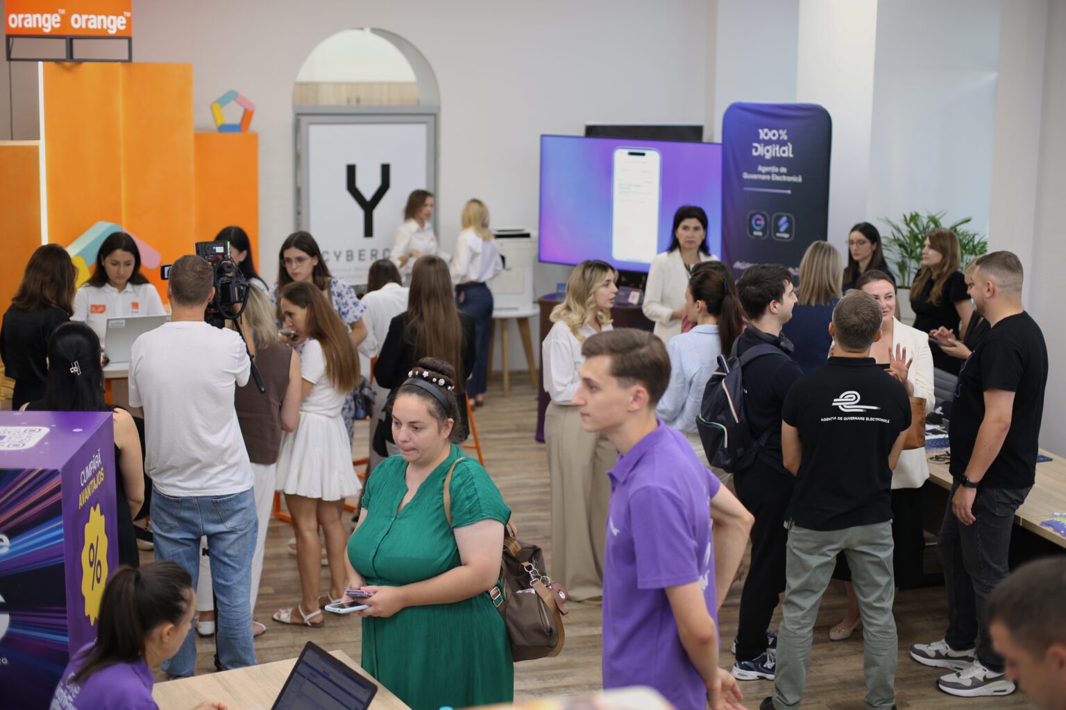 +3.000 pentru cariera ta. Start Programului de indemnizații pentru tinerii la primul loc de muncă